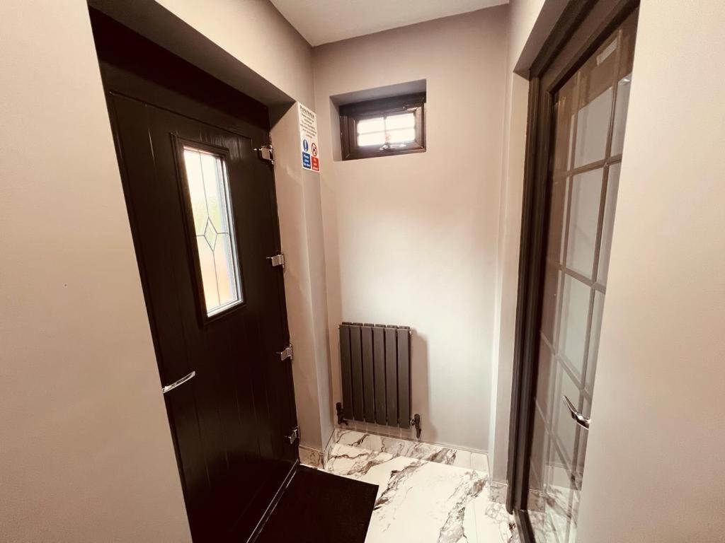 Urban Escape *4 Bedroom House* With Free Parking Birmingham Kültér fotó