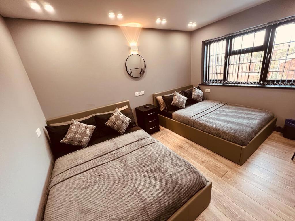 Urban Escape *4 Bedroom House* With Free Parking Birmingham Kültér fotó