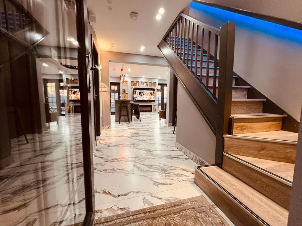 Urban Escape *4 Bedroom House* With Free Parking Birmingham Kültér fotó