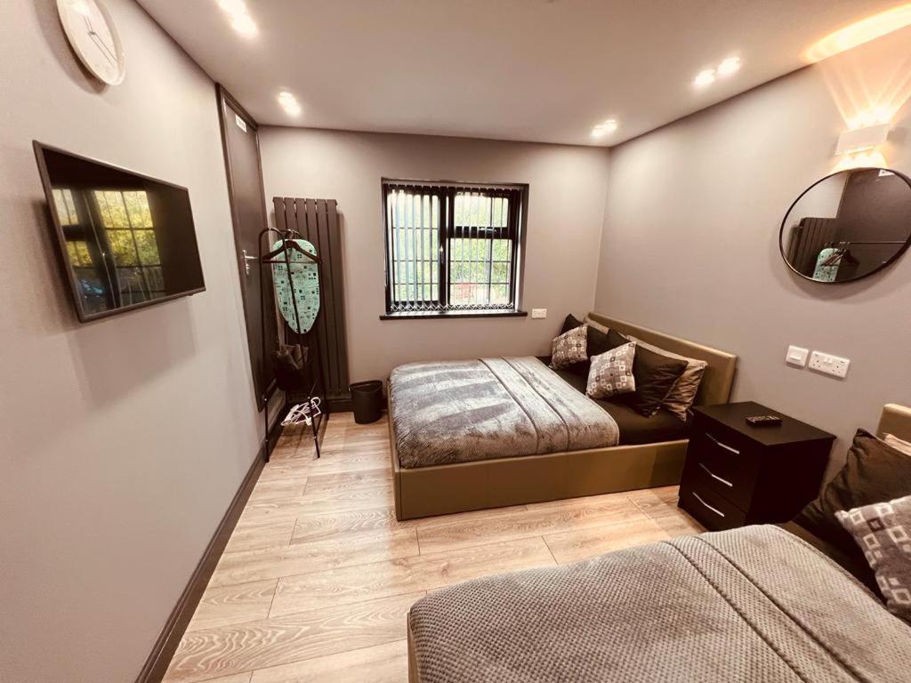 Urban Escape *4 Bedroom House* With Free Parking Birmingham Kültér fotó
