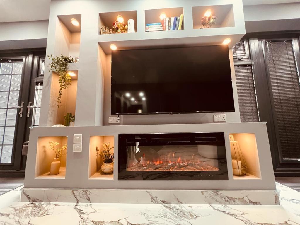 Urban Escape *4 Bedroom House* With Free Parking Birmingham Kültér fotó